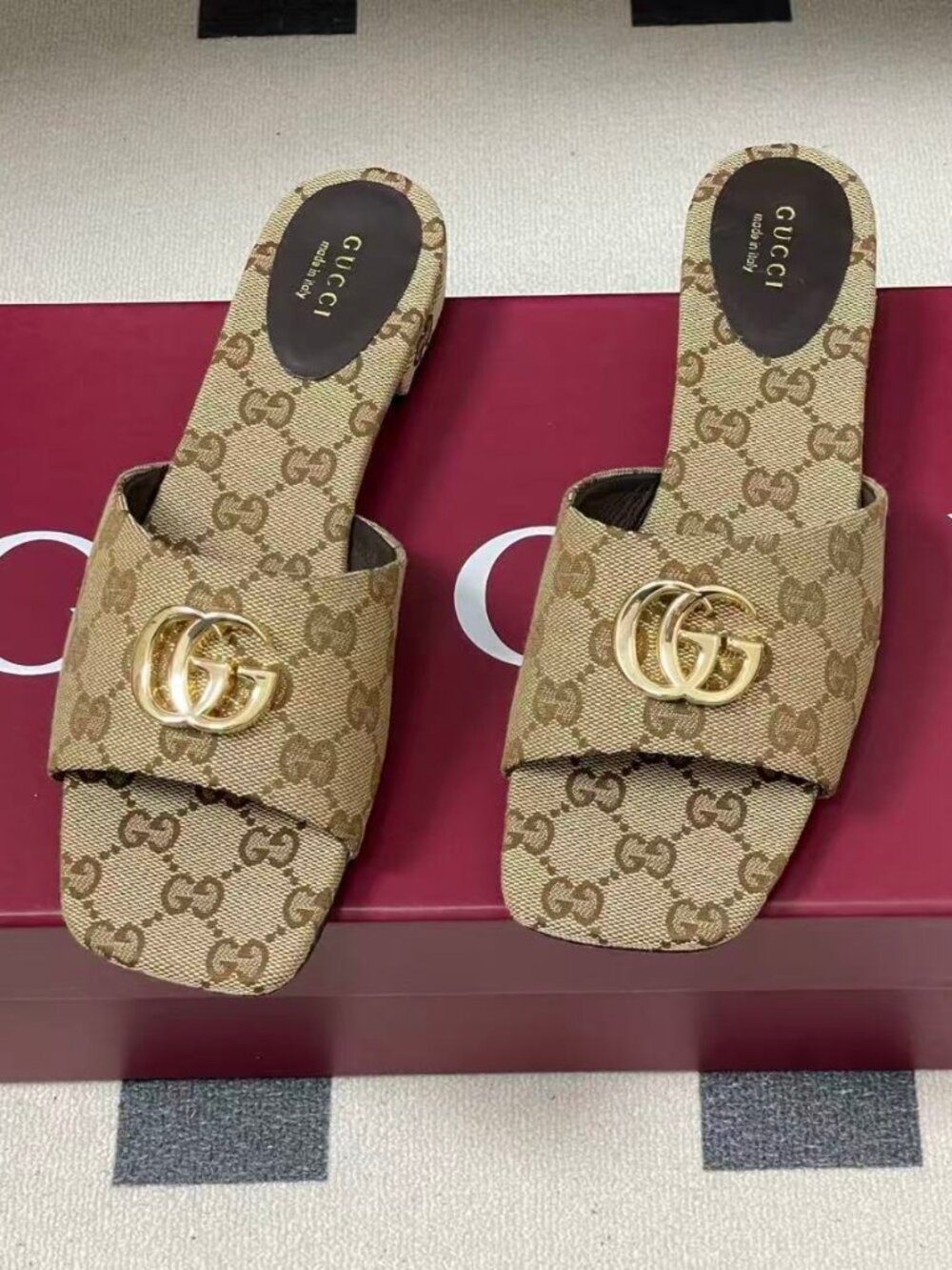 Gucci GG Logo Slides – Size 39